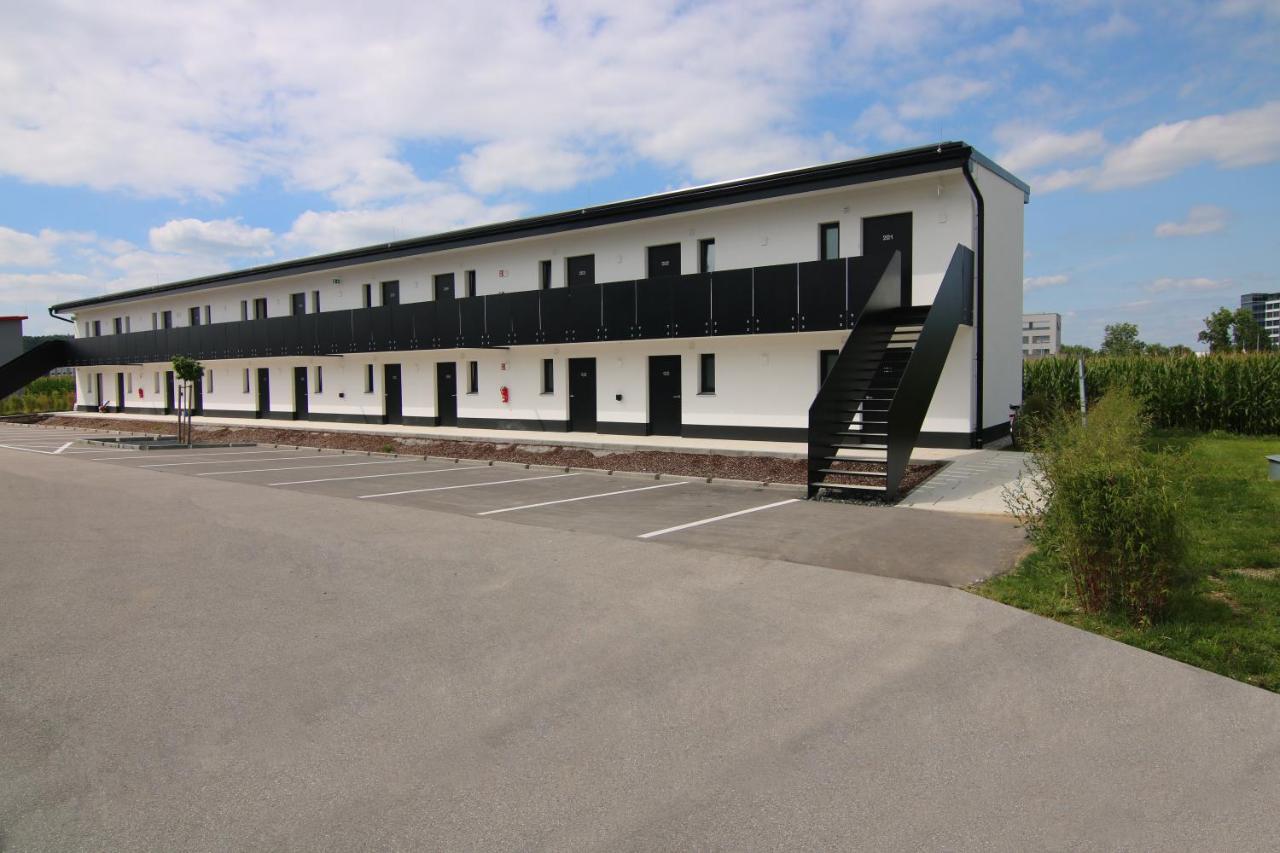 Me Hotel By Wmm Hotels Meitingen Exterior foto