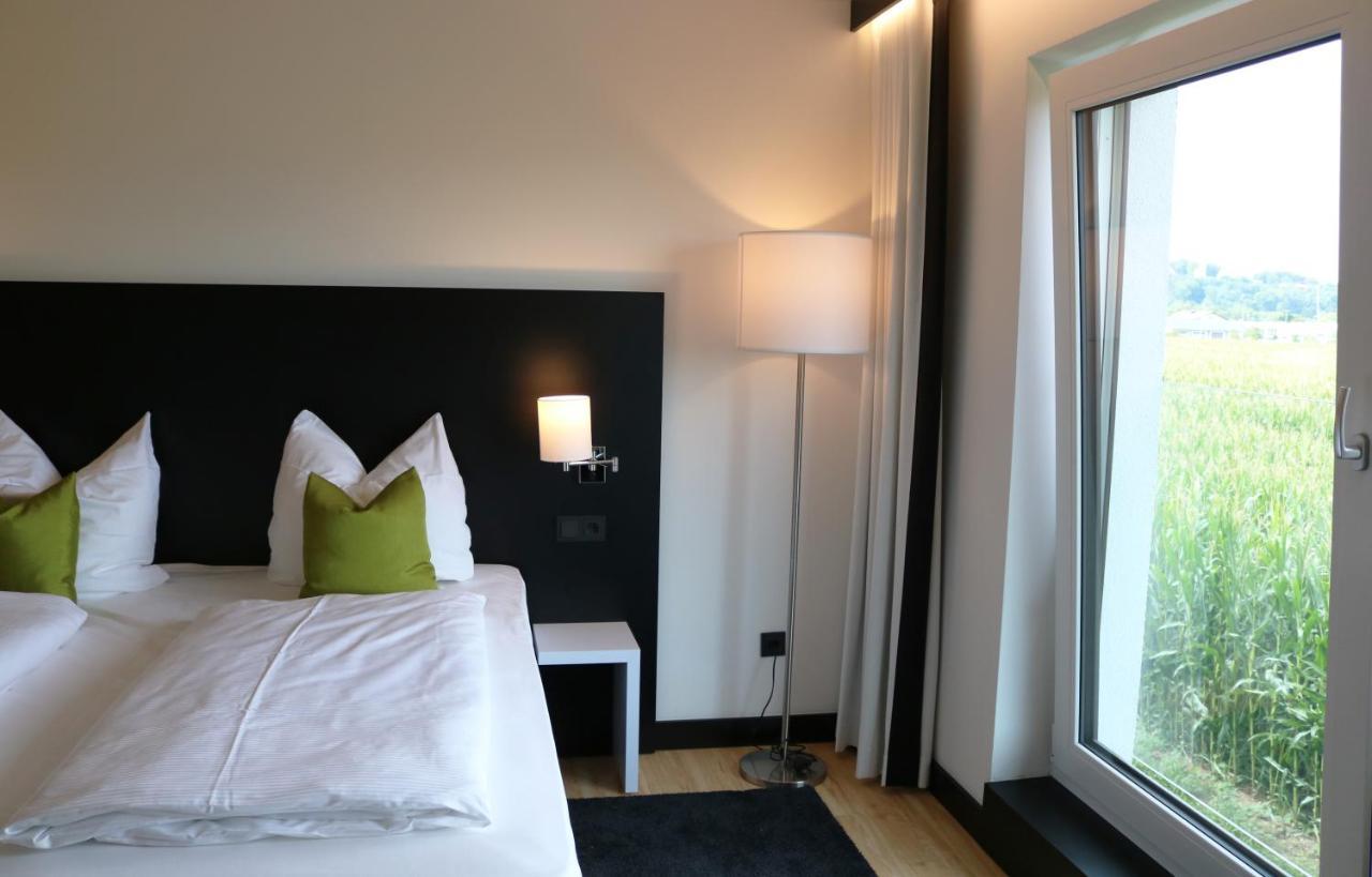 Me Hotel By Wmm Hotels Meitingen Exterior foto